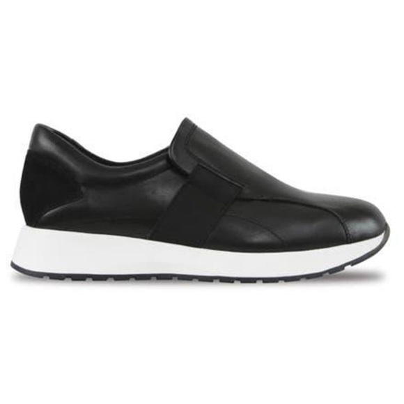 NIB $230 Munro Laurel Black Leather Sleek Slip On Sneakers women size 7 W - Picture 4 of 8